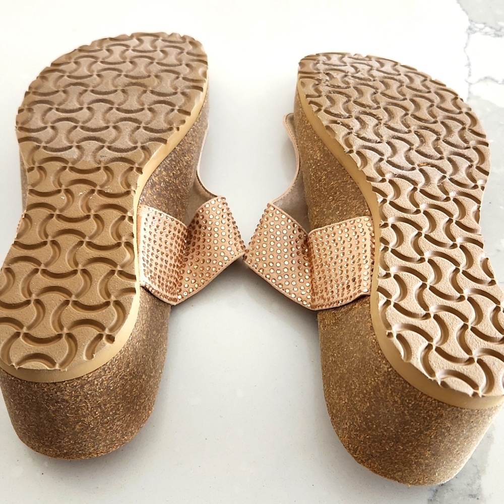 Zigi Soho women's size 8 comfortable beaded sandals with toepost - Picture 3 of 5